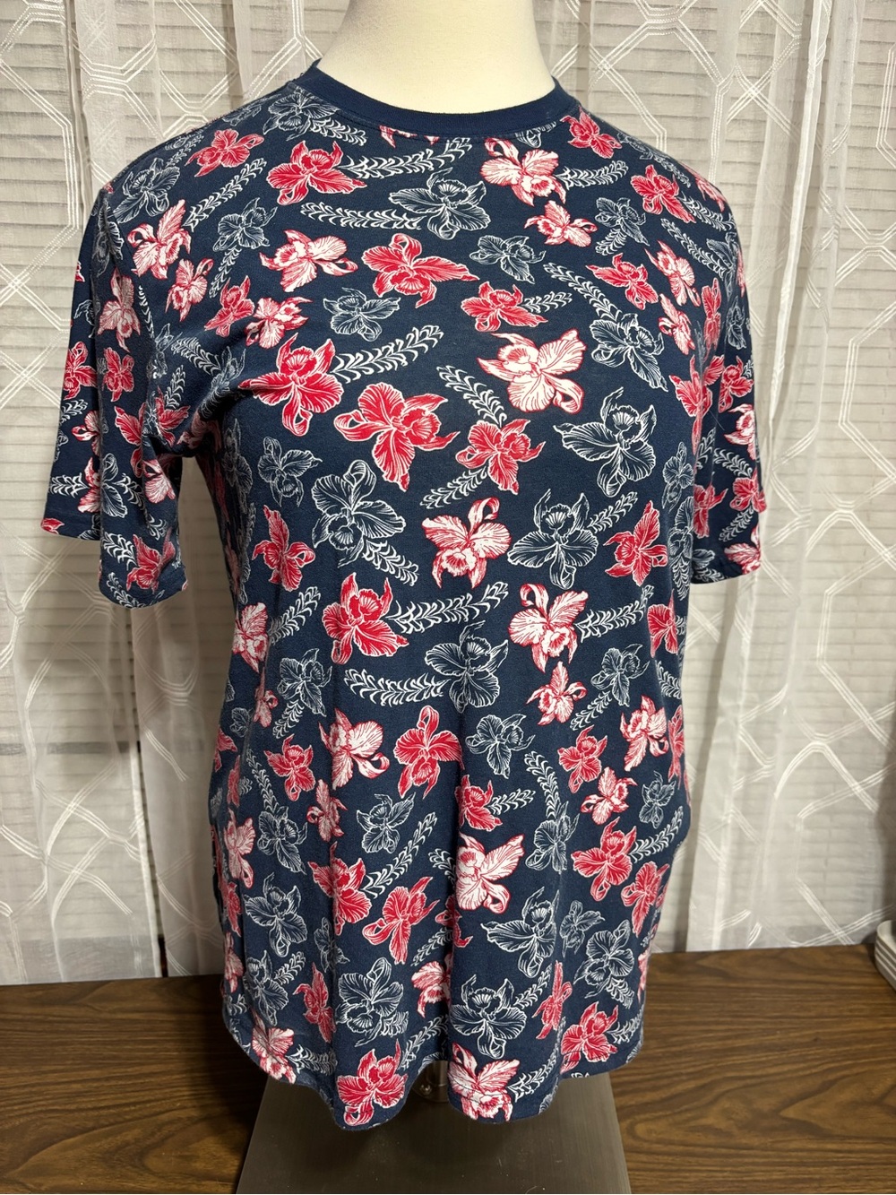 Celebrate It Navy Floral Short-Sleeve Tee with Red and White Bloom
